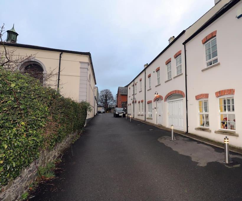 Royal Hillsborough Village Luxury Townhouse ภายนอก รูปภาพ