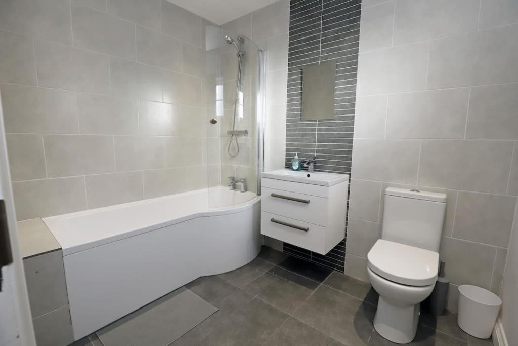 Royal Hillsborough Village Luxury Townhouse ภายนอก รูปภาพ