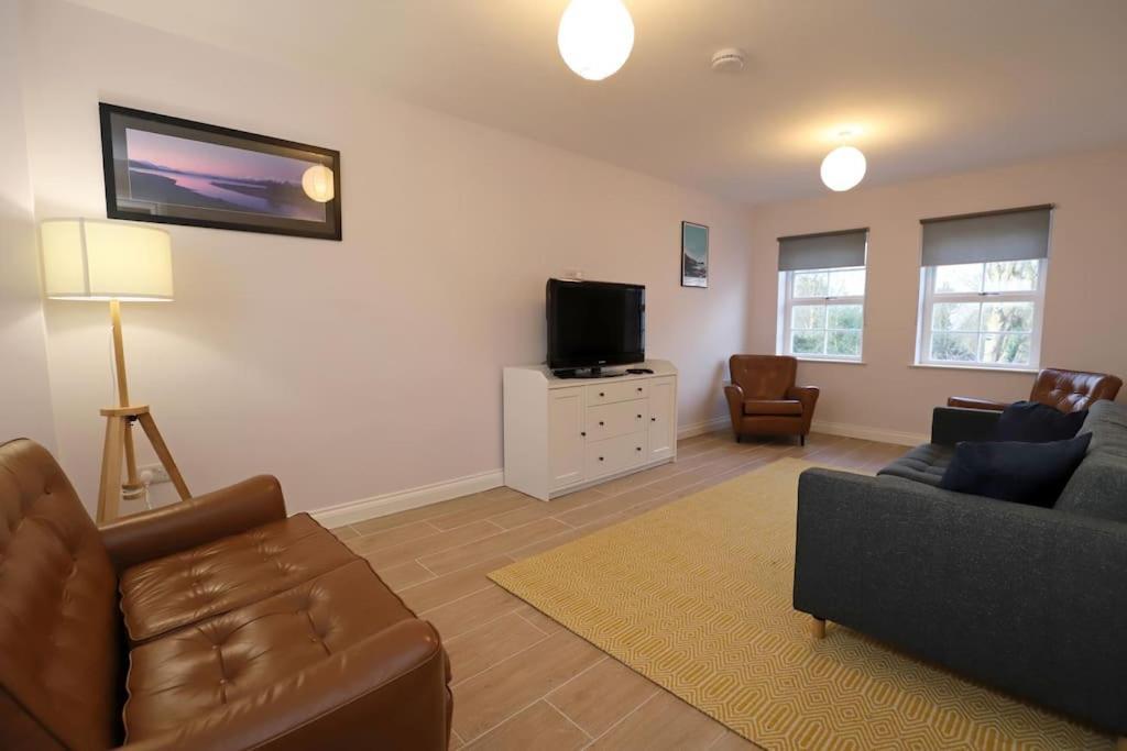 Royal Hillsborough Village Luxury Townhouse ภายนอก รูปภาพ